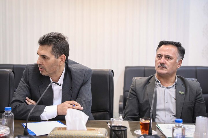 جلسه بررسي مشکلات شرکت هاي توليد کننده بذر ذرت با حضور علی نيکزاد