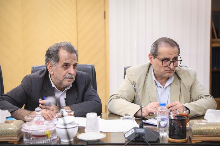 جلسه بررسي مشکلات شرکت هاي توليد کننده بذر ذرت با حضور علی نيکزاد