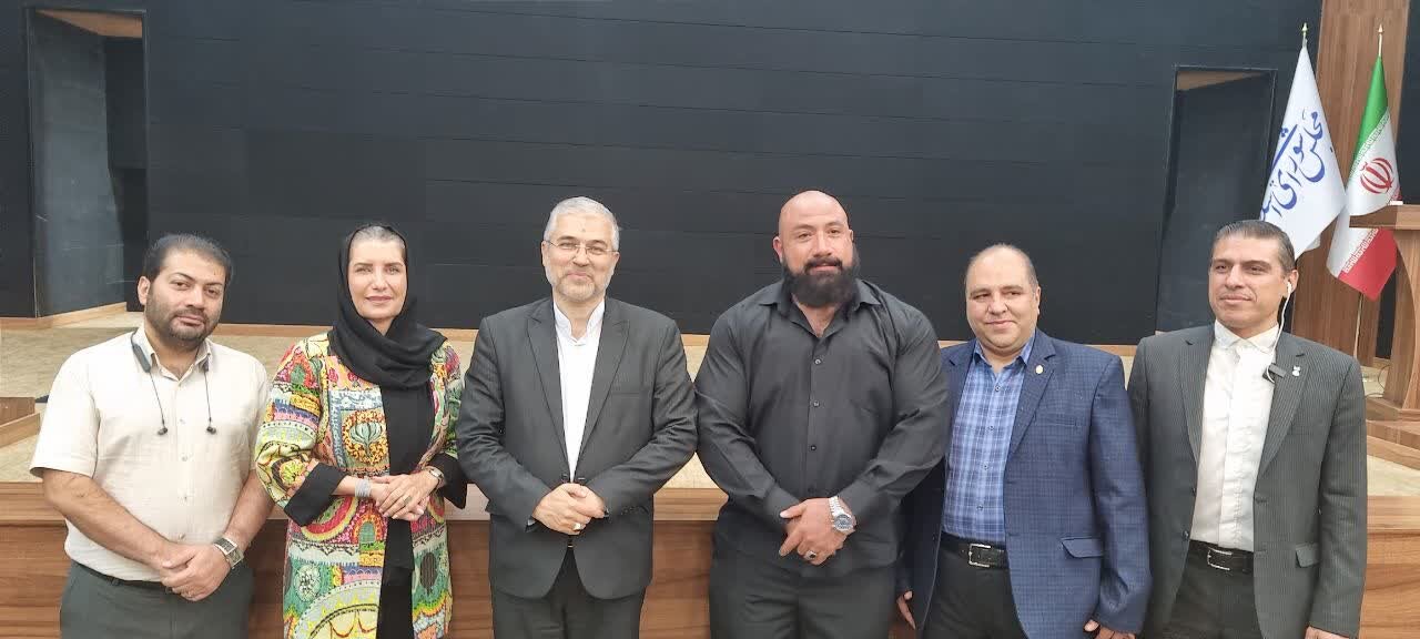 اکران فیلم سینمایی «صنم» با حضور پیمان فلسفی در گرامیداشت شهدای محیط‌زیست