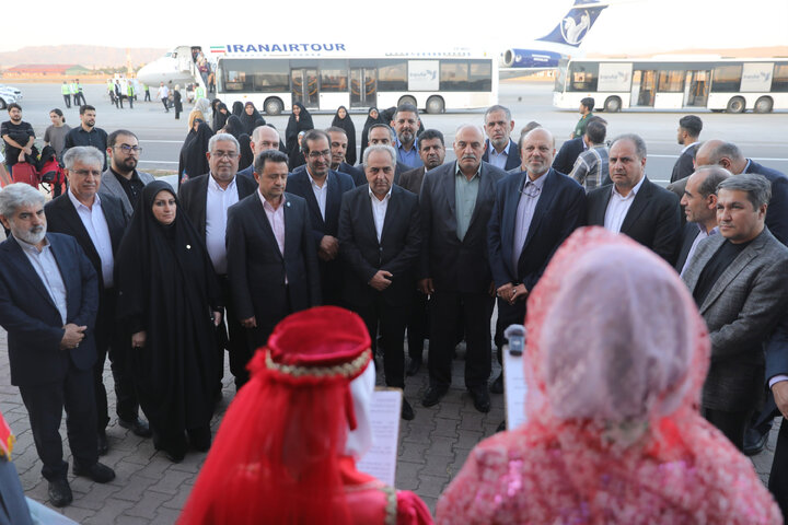 ستقبال از کمیسیون آموزش تحقیقات و فن آوری در فرودگاه تبریز توسط استاندار تبریز سرمست