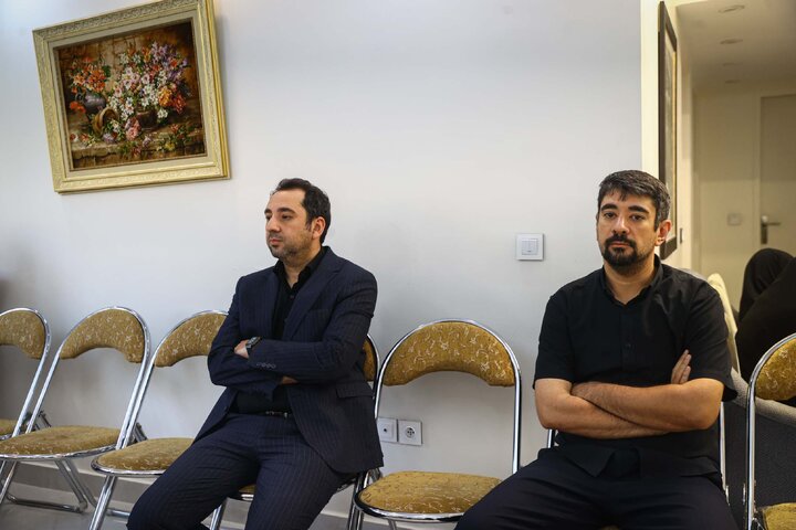 حضور مشاور رئیس مجلس در منزل امام جماعت فقید مسجد بقیةالله (عج)