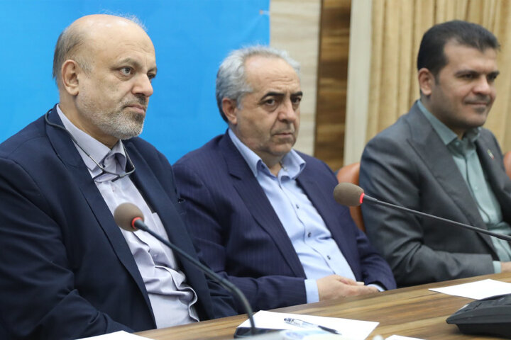 نشست تخصصی ارتباط دانشگاه با جامعه و صنعت باحضورکمیسیون آموزش معاونت علمی و فن آوری رییس جمهور و استاندار