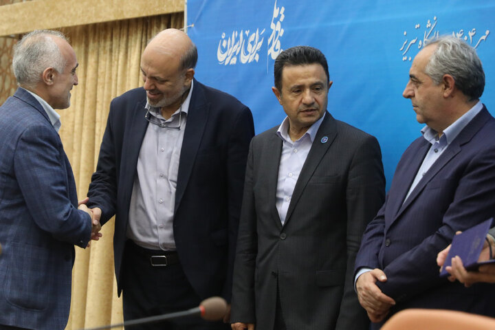 نشست تخصصی ارتباط دانشگاه با جامعه و صنعت باحضورکمیسیون آموزش معاونت علمی و فن آوری رییس جمهور و استاندار