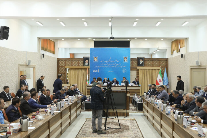 نشست تخصصی ارتباط دانشگاه با جامعه و صنعت باحضورکمیسیون آموزش معاونت علمی و فن آوری رییس جمهور و استاندار
