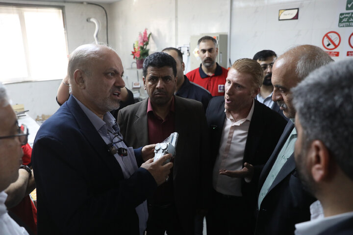 بازدید از چند شرکت دانش بنیان در پارک فن آوری استان