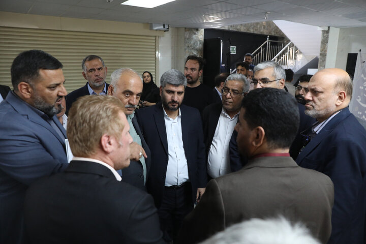 بازدید از چند شرکت دانش بنیان در پارک فن آوری استان