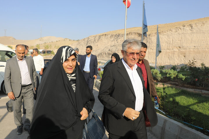 بازدید از چند شرکت دانش بنیان در پارک فن آوری استان