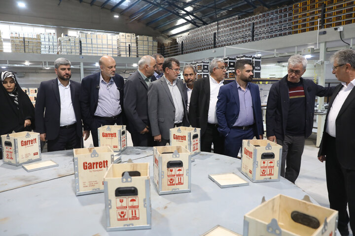 بازدید از چند شرکت دانش بنیان در پارک فن آوری استان