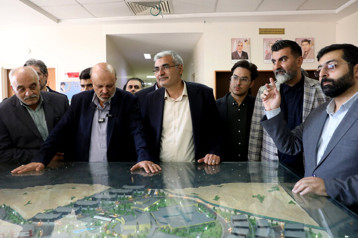 بازدید از نمایشگاه محصولات فن آورانه واقع در پارک علمی فن اوری
