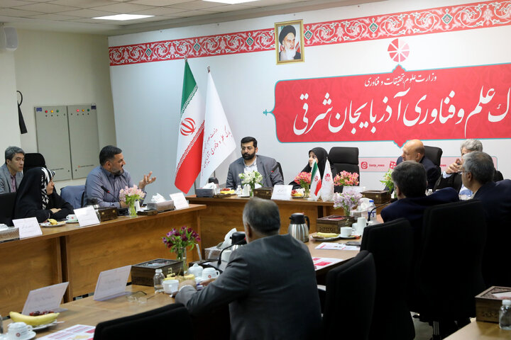بازدید از نمایشگاه محصولات فن آورانه واقع در پارک علمی فن اوری