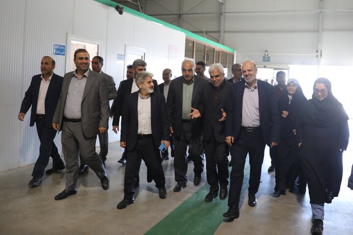 بازدید اعضای کمیسیون آموزش مجلس از شرکت دانش‌بنیان تولیدکننده محصولات کشاورزی