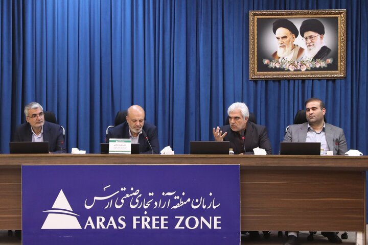 نشست اعضای کمیسون آموزش مجلس با مسئولان اجرایی منطقه آزاد ارس