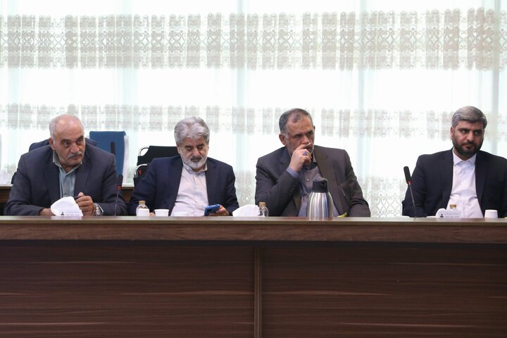 نشست اعضای کمیسون آموزش مجلس با مسئولان اجرایی منطقه آزاد ارس