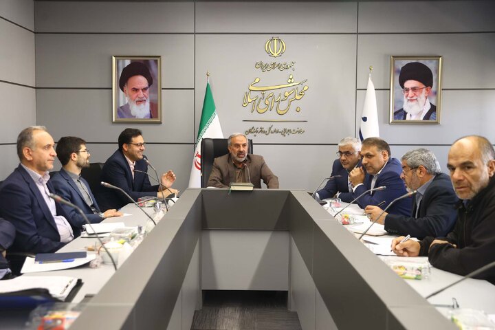 جلسه رسیدگی به مشکلات شهرک مسکونی کوثر با حضور یزدی خواه