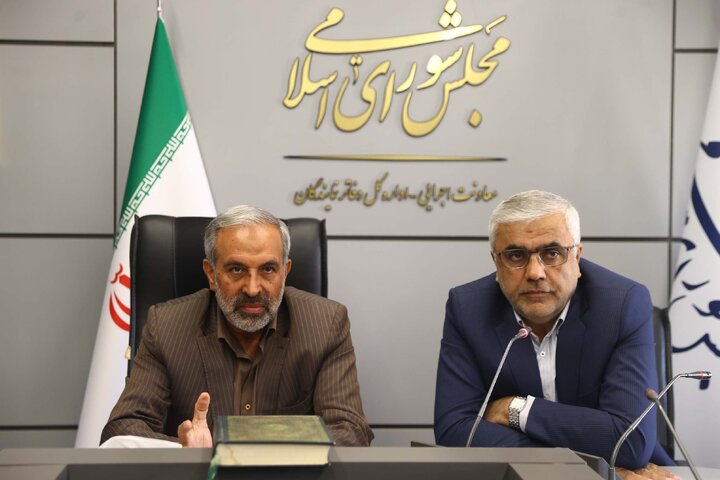 جلسه رسیدگی به مشکلات شهرک مسکونی کوثر با حضور یزدی خواه