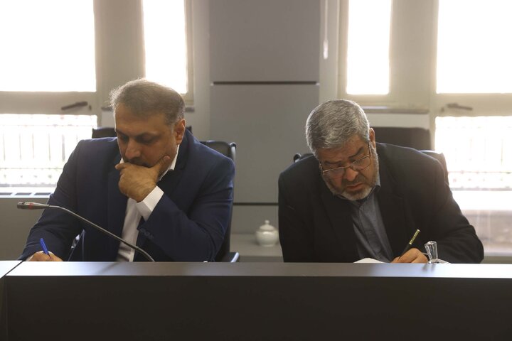 جلسه رسیدگی به مشکلات شهرک مسکونی کوثر با حضور یزدی خواه