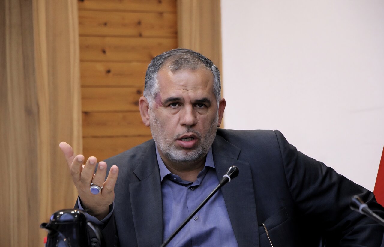 منتقدان آموزش و پرورش، مدیون این نهاد هستند منتقدان آموزش و پرورش، مدیون این نهاد هستند