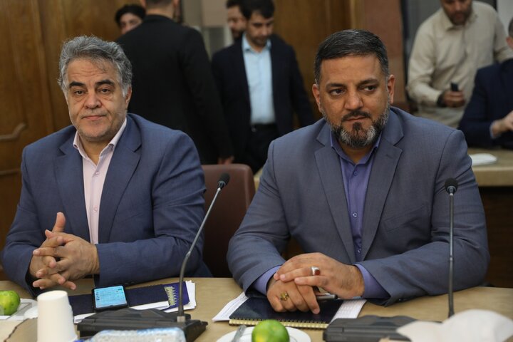 نشست جمع بندی سفر اعضای کمیسیون آموزش،تحقیقات و فن آوری به استان آذربایجان با حضور استاندار و  وزیر آموزش و پرورش  (1)