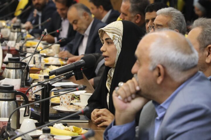 نشست مشترک اعضای کمیسیون آموزش تحقیقات و فن آوری با وزیر آموزش و پرورش و مدیران ،روسای نواحی و مناطق استان آذربایجان شرقی