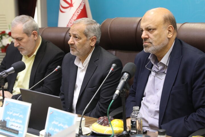 نشست مشترک اعضای کمیسیون آموزش تحقیقات و فن آوری با وزیر آموزش و پرورش و مدیران ،روسای نواحی و مناطق استان آذربایجان شرقی