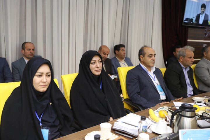 نشست مشترک اعضای کمیسیون آموزش تحقیقات و فن آوری با وزیر آموزش و پرورش و مدیران ،روسای نواحی و مناطق استان آذربایجان شرقی