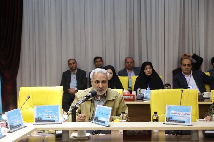 نشست مشترک اعضای کمیسیون آموزش تحقیقات و فن آوری با وزیر آموزش و پرورش و مدیران ،روسای نواحی و مناطق استان آذربایجان شرقی