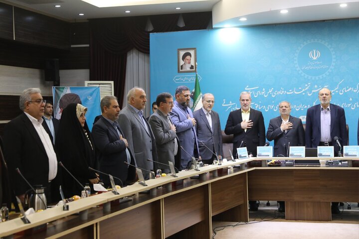 نشست مشترک اعضای کمیسیون آموزش تحقیقات و فن آوری با وزیر آموزش و پرورش و مدیران ،روسای نواحی و مناطق استان آذربایجان شرقی