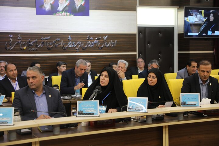 نشست مشترک اعضای کمیسیون آموزش تحقیقات و فن آوری با وزیر آموزش و پرورش و مدیران ،روسای نواحی و مناطق استان آذربایجان شرقی