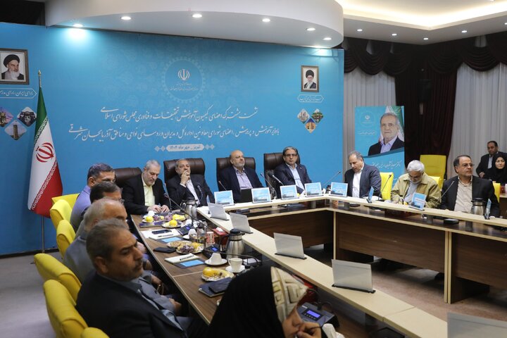 نشست مشترک اعضای کمیسیون آموزش تحقیقات و فن آوری با وزیر آموزش و پرورش و مدیران ،روسای نواحی و مناطق استان آذربایجان شرقی