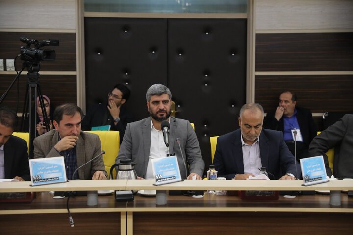 نشست مشترک اعضای کمیسیون آموزش تحقیقات و فن آوری با وزیر آموزش و پرورش و مدیران ،روسای نواحی و مناطق استان آذربایجان شرقی