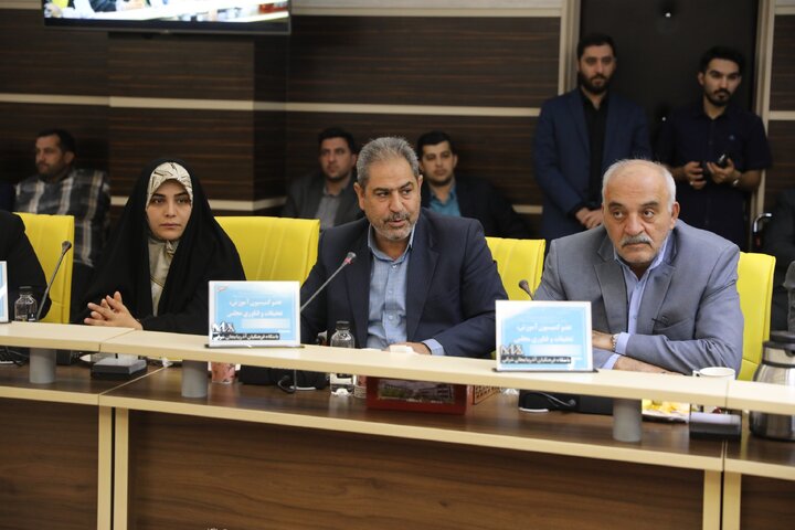 نشست مشترک اعضای کمیسیون آموزش تحقیقات و فن آوری با وزیر آموزش و پرورش و مدیران ،روسای نواحی و مناطق استان آذربایجان شرقی