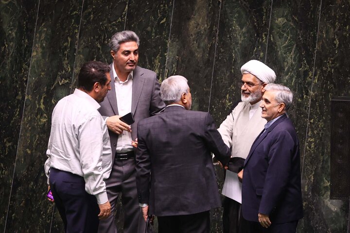 ناطقان میان دستور جلسه علنی ۲۰ مهر ماه مجلس