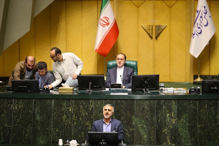 ناطقان میان دستور جلسه علنی ۲۰ مهر ماه مجلس