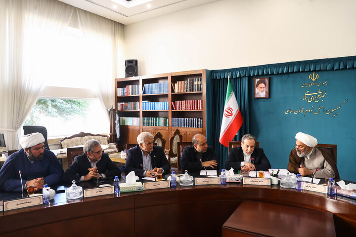 نشست یکشنبه ۲۰ مهرماه کمیسیون اصل نودم قانون اساسی مجلس با حضور وزیر امور خارجه
