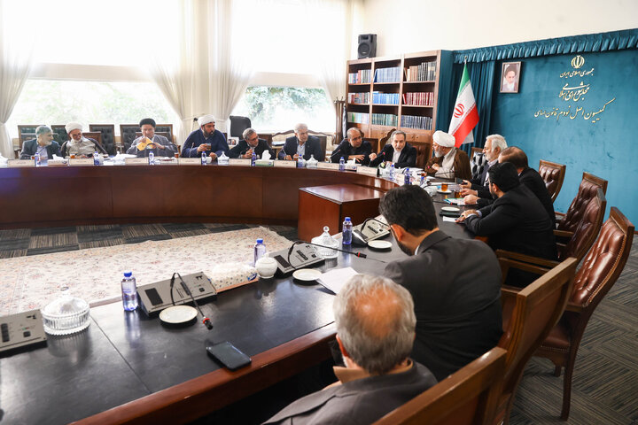 نشست یکشنبه ۲۰ مهرماه کمیسیون اصل نودم قانون اساسی مجلس با حضور وزیر امور خارجه