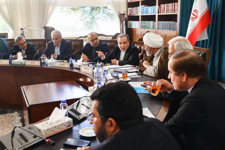 نشست یکشنبه ۲۰ مهرماه کمیسیون اصل نودم قانون اساسی مجلس با حضور وزیر امور خارجه