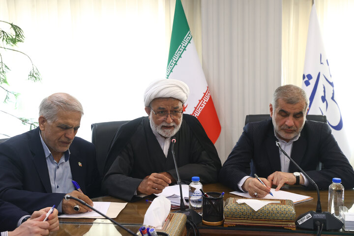 نشست مشترک نمایندگان مجلس با وزیر نیرو