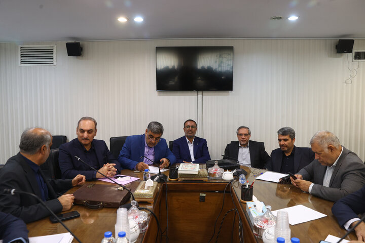 نشست مشترک نمایندگان مجلس با وزیر نیرو