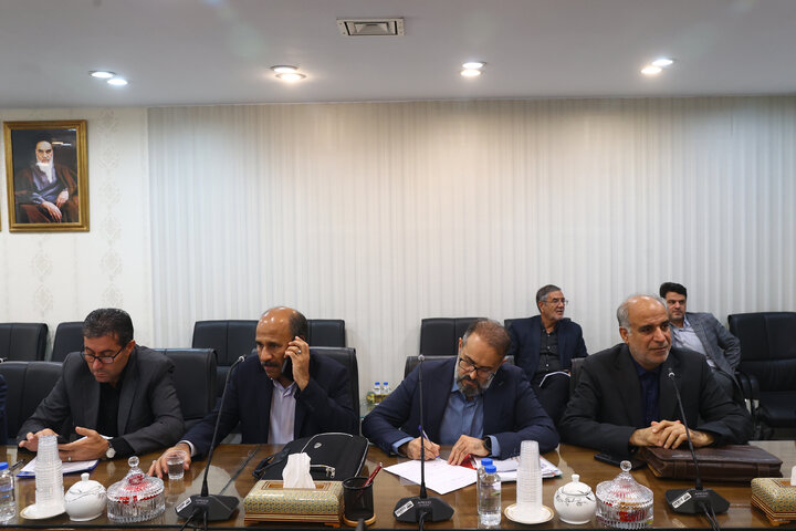 نشست مشترک نمایندگان مجلس با وزیر نیرو