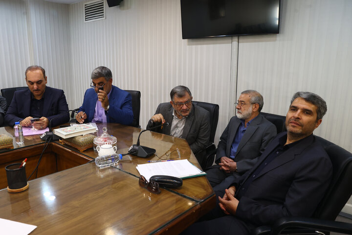 نشست مشترک نمایندگان مجلس با وزیر نیرو