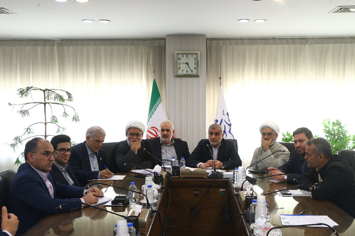 نشست مشترک نمایندگان مجلس با وزیر نیرو