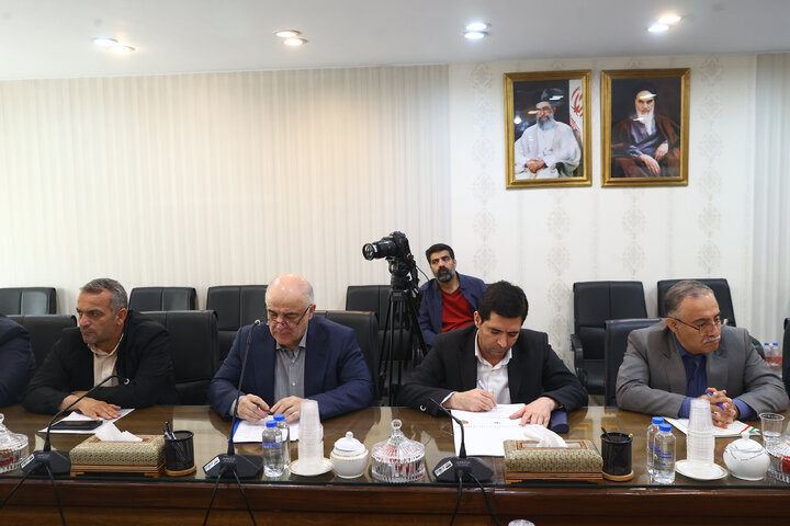 نشست مشترک نمایندگان مجلس با وزیر نیرو