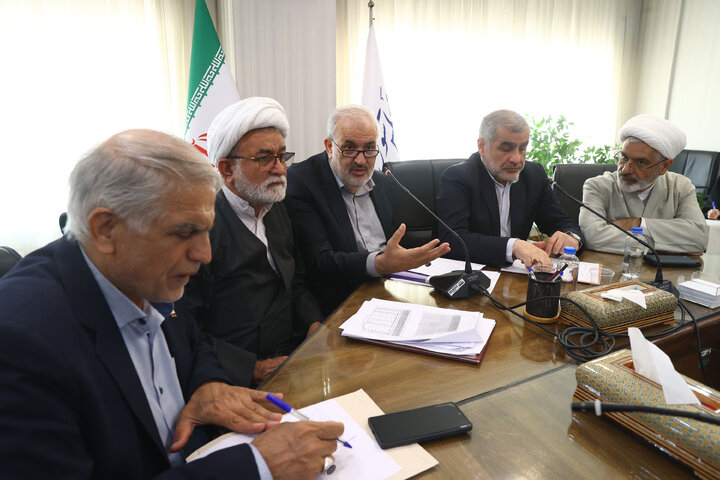 نشست مشترک نمایندگان مجلس با وزیر نیرو