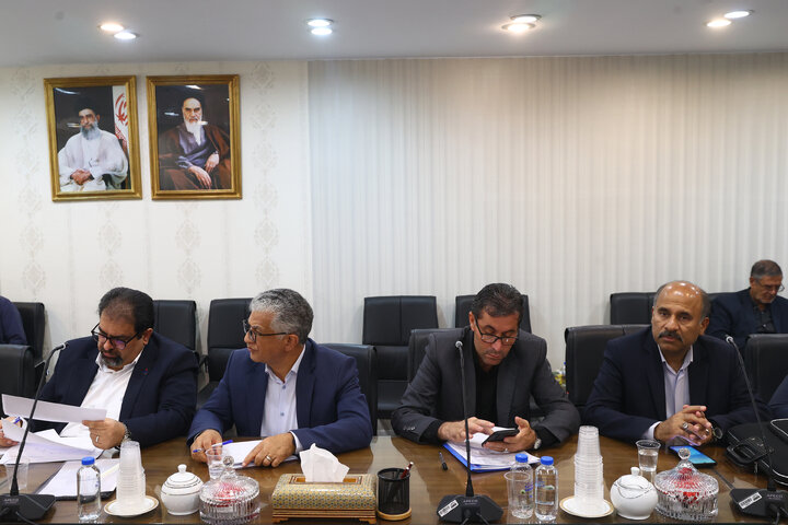 نشست مشترک نمایندگان مجلس با وزیر نیرو