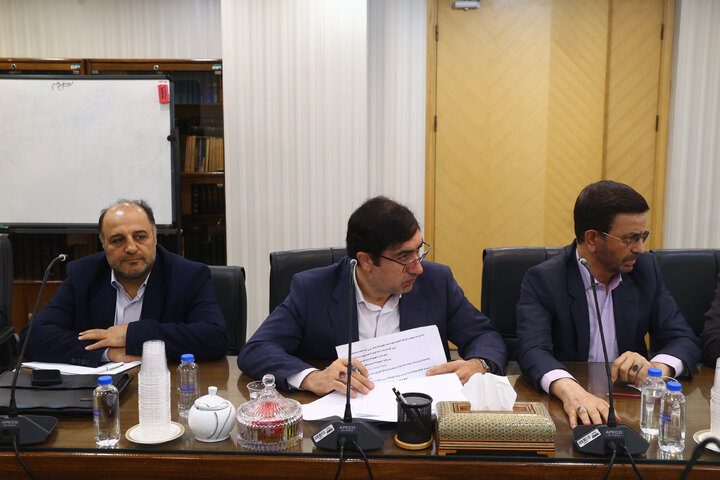 نشست مشترک نمایندگان مجلس با وزیر نیرو