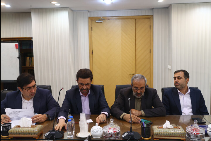 نشست مشترک نمایندگان مجلس با وزیر نیرو