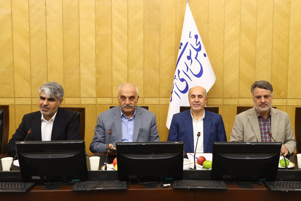 ابراهیمپور: مجلس در مسیر کاهش مدرکگرایی و ارتقای مهارتمحوری دانشگاهها است/ حاجی بابایی: اساتید و دانشجویان باید درگیر حل مسائل واقعی صنعت و جامعه شوند