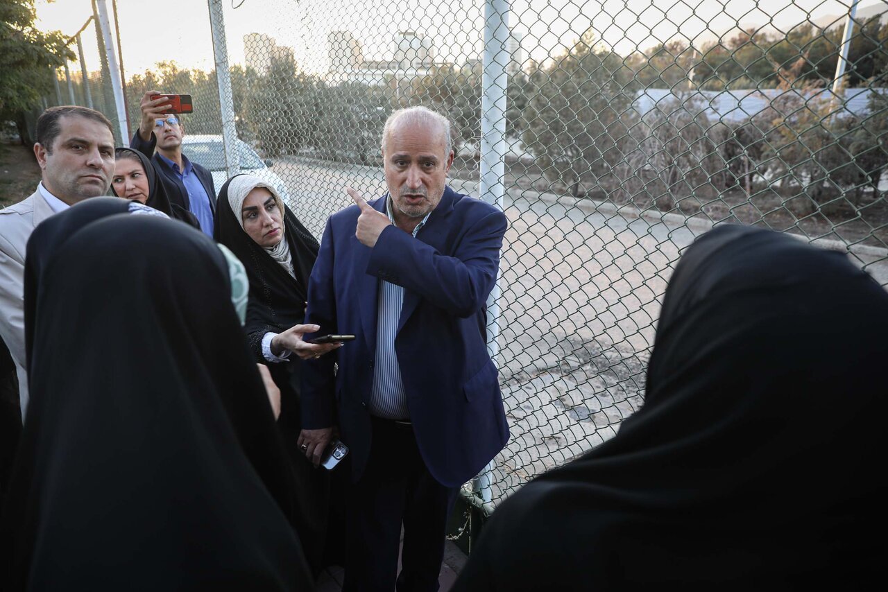 اعزام تیمهای فوتبال و فوتسال به رقابتهای قهرمانی با وجود چالشهای اقتصادی/ حمایت قاطع از توسعه ورزش بانوان/ قدردانی نمایندگان از کسب سهمیه تاریخی جام جهانی توسط دختران