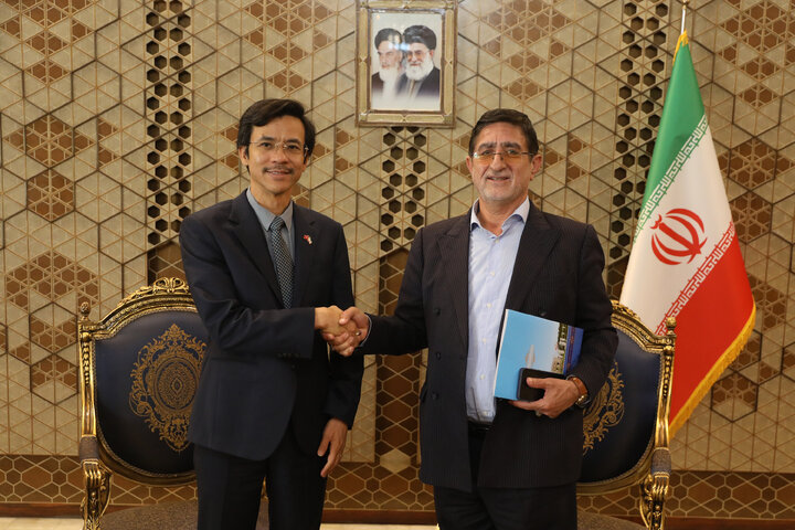 دیدار کاظمی با سفیر ویتنام در ایران