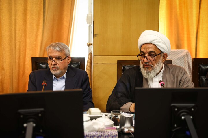 نشست کمیسیون فرهنگی با حضور وزیر میراث فرهتگی و گردشگری